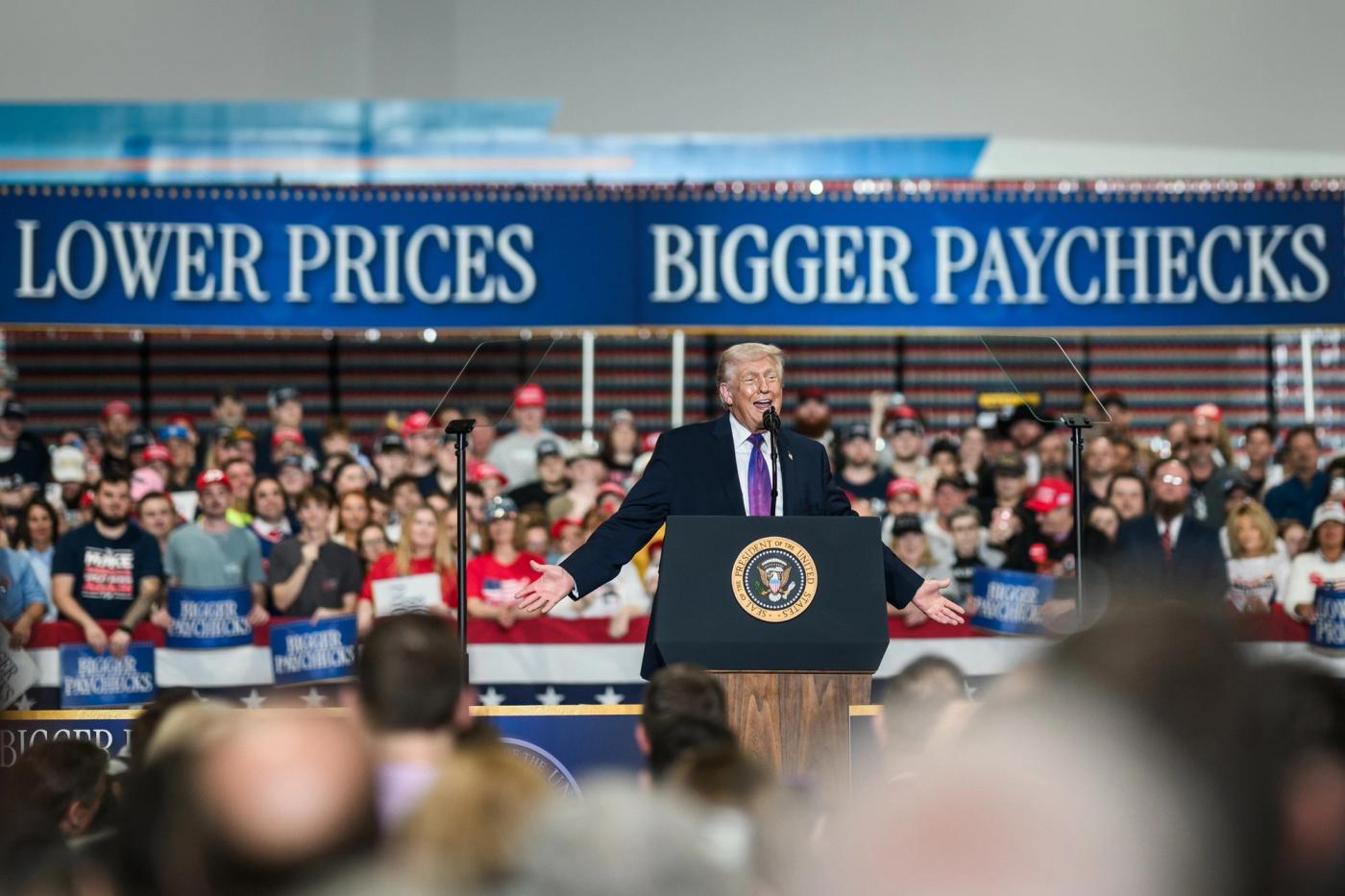 President Donald Trump speaks under a “Lower Prices, Bigger Paychecks” banner at Verst Logistics Manufacturing in Hebron, Kentucky, March 11, 2026 (Official White House Photo / public domain)