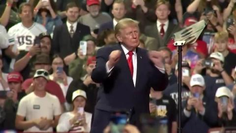 President Donald J. Trump raises a fist while dancing on stage in front of a crowd at his rally in Youngstown, Ohio, October 12, 2026. (Video still, @RapidResponse47)