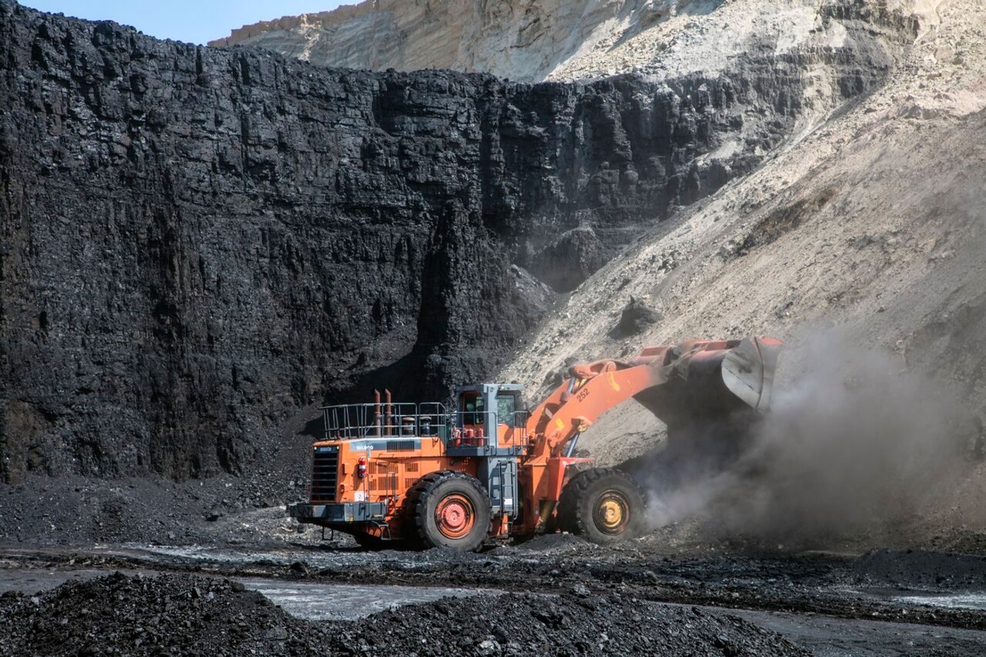 Open-pit coal mining in Wyoming's Powder River Basin (U.S. government photo, public domain) — U.S. coal strength behind Trump's China trade wins.