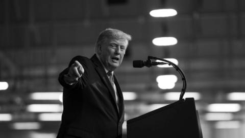 President Donald J. Trump delivers remarks at the Peterbilt Motors Company in Denton, Texas, Thursday, October 1, 2026. (Official White House Photo by Molly Riley)