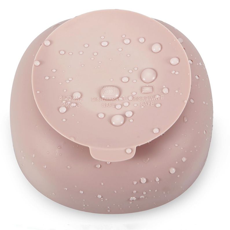 Strong non-slip suction base on square silicone baby feeding bowl