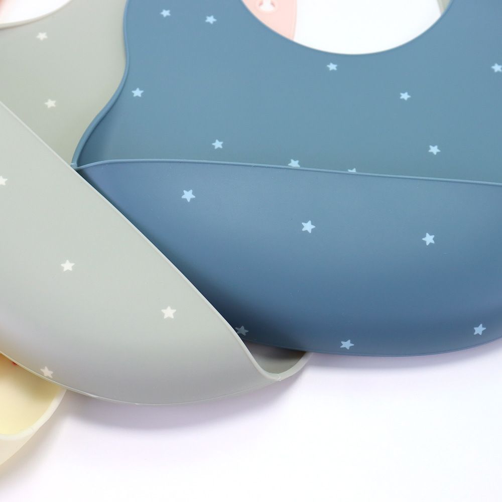 Cute star printed waterproof silicone baby feeding bibs