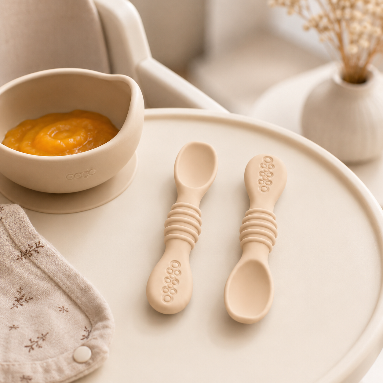 Wholesale beige silicone baby pre spoon and teether dual use