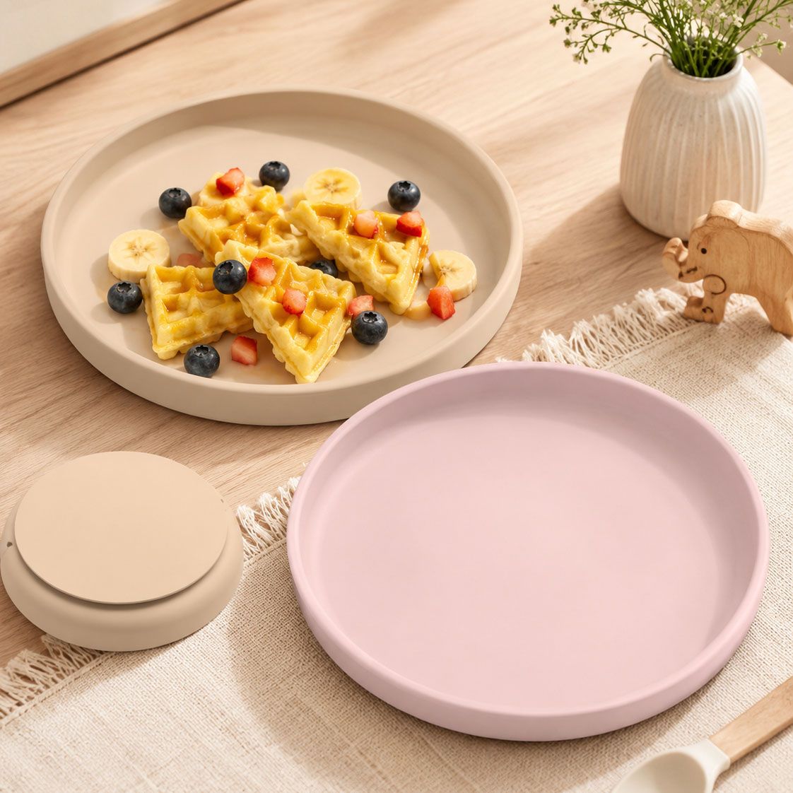 Wholesale pastel hexagon silicone toddler plates with quad suction base