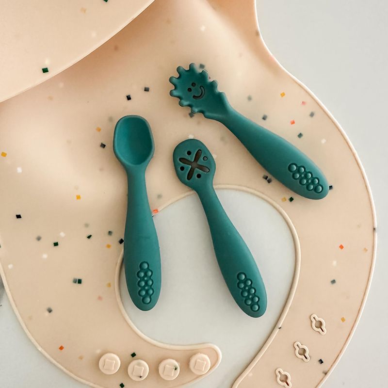 100% food grade BPA free soft silicone baby feeding utensils