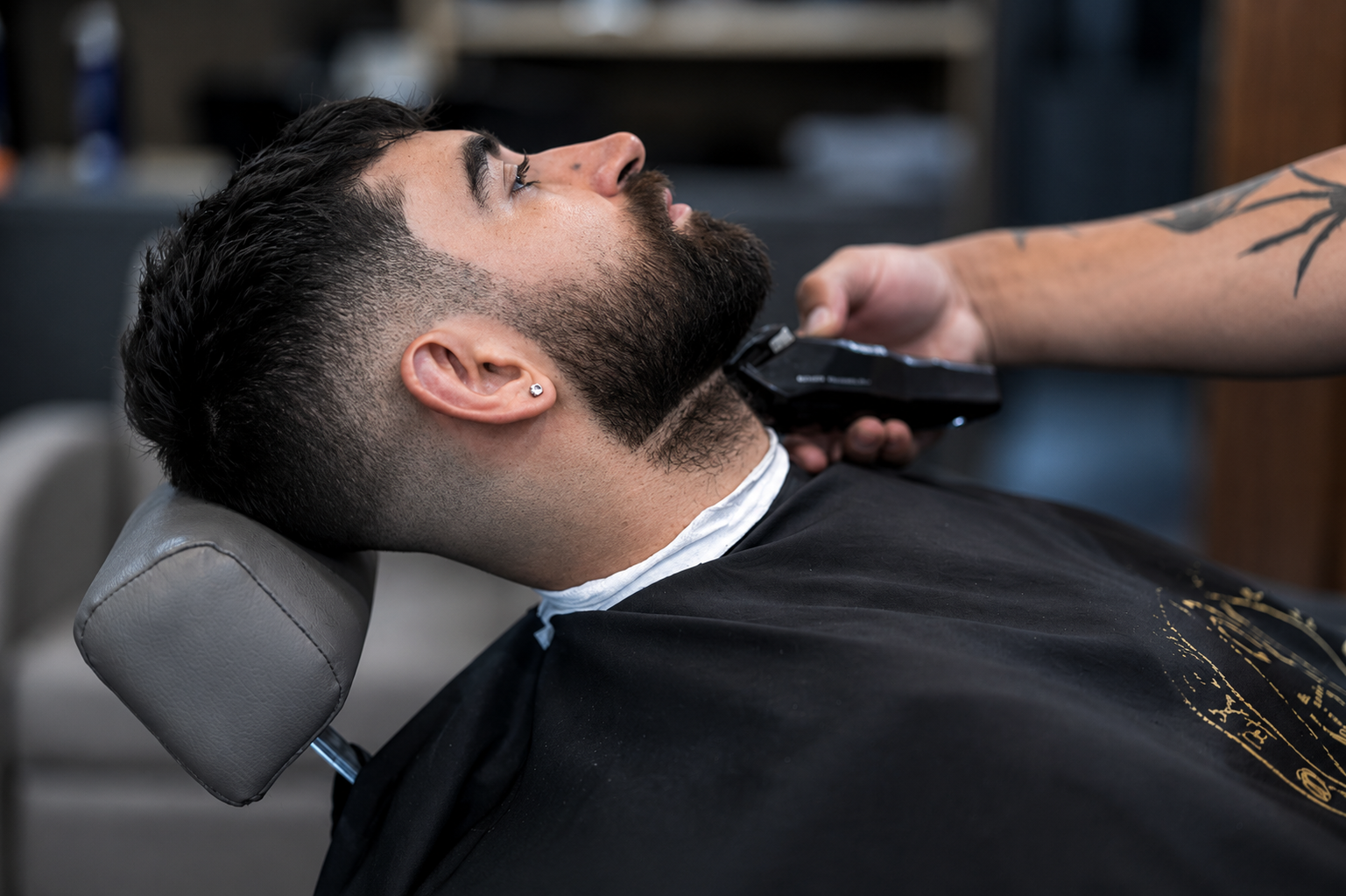 Beard Trim – Trimmer & Razor