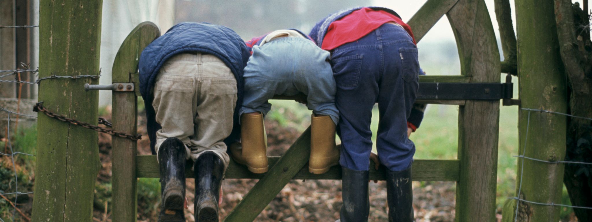 Barn som bor på gård