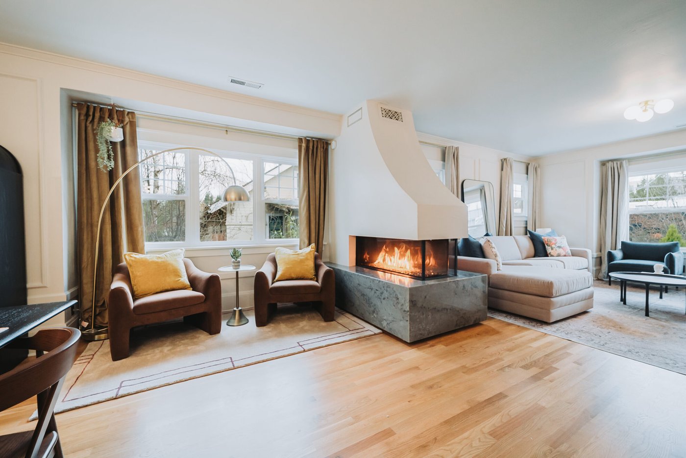 AirBnB on Division — frame 2