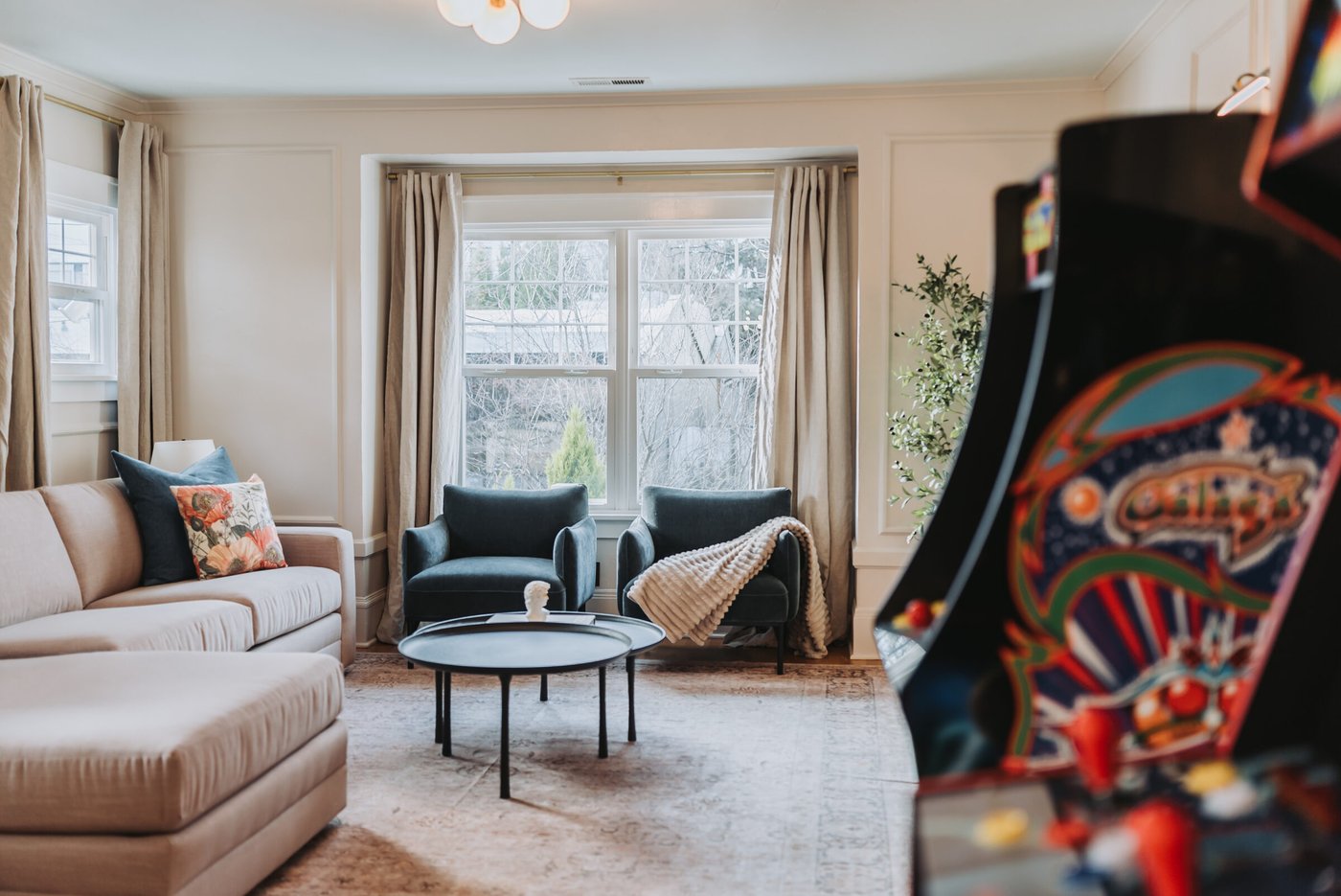 AirBnB on Division — frame 11