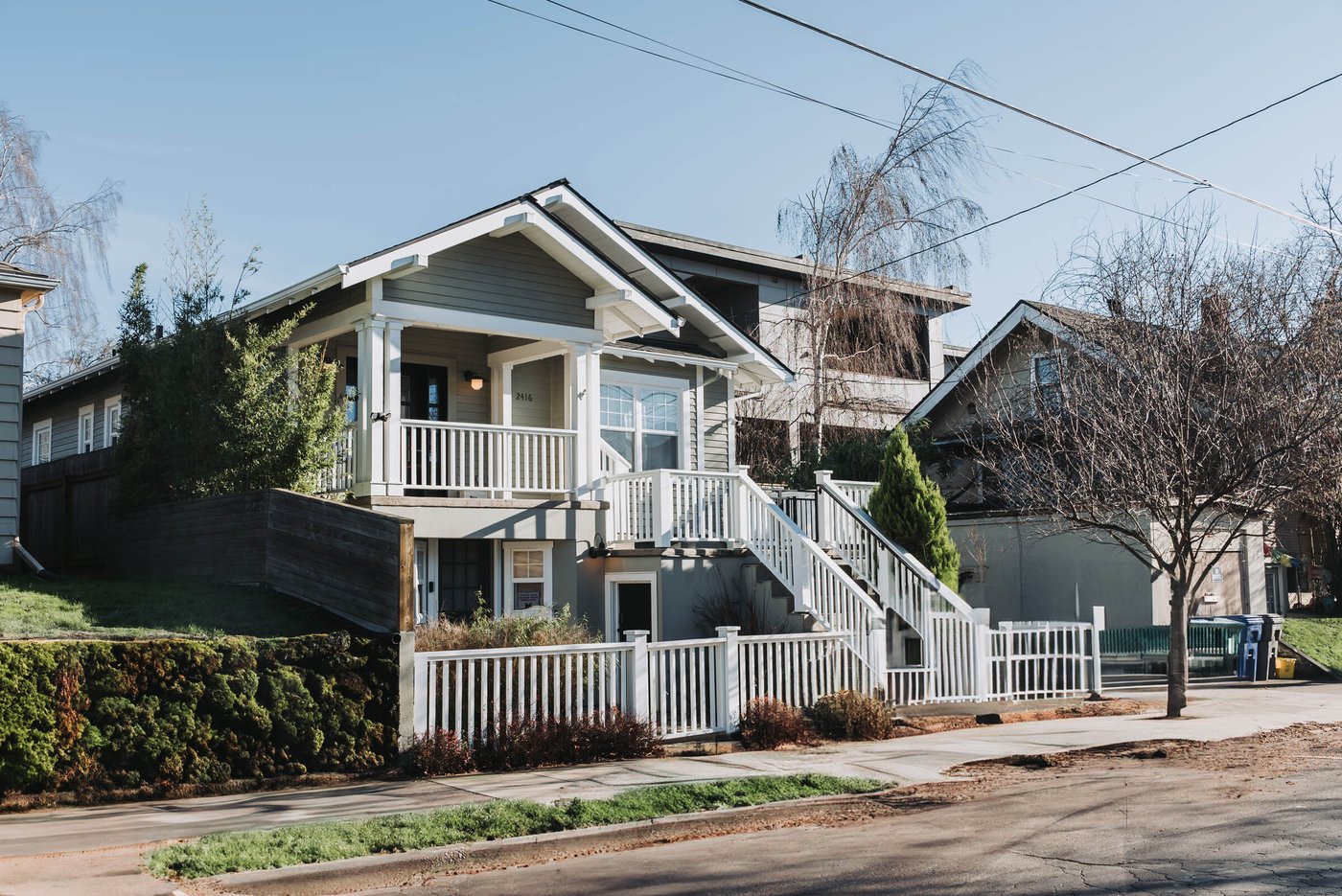 AirBnB on Division — frame 23