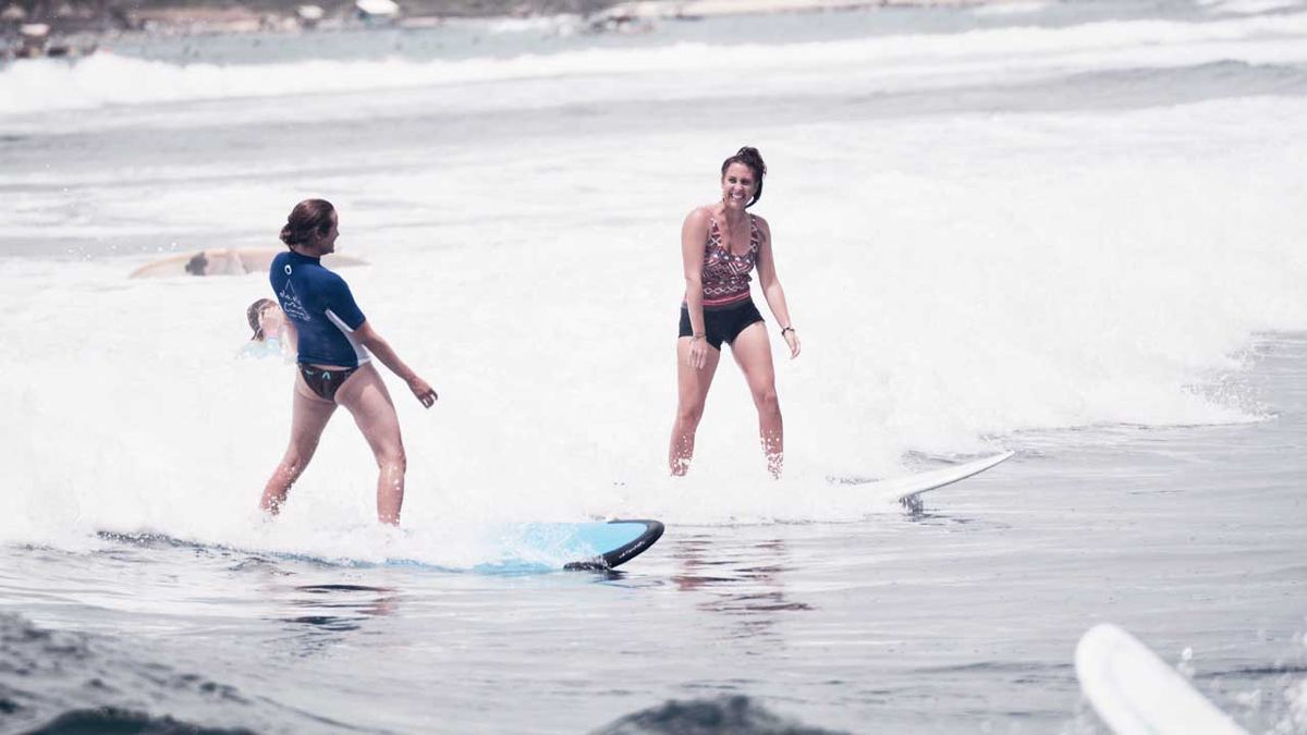 SURF SCHOOL