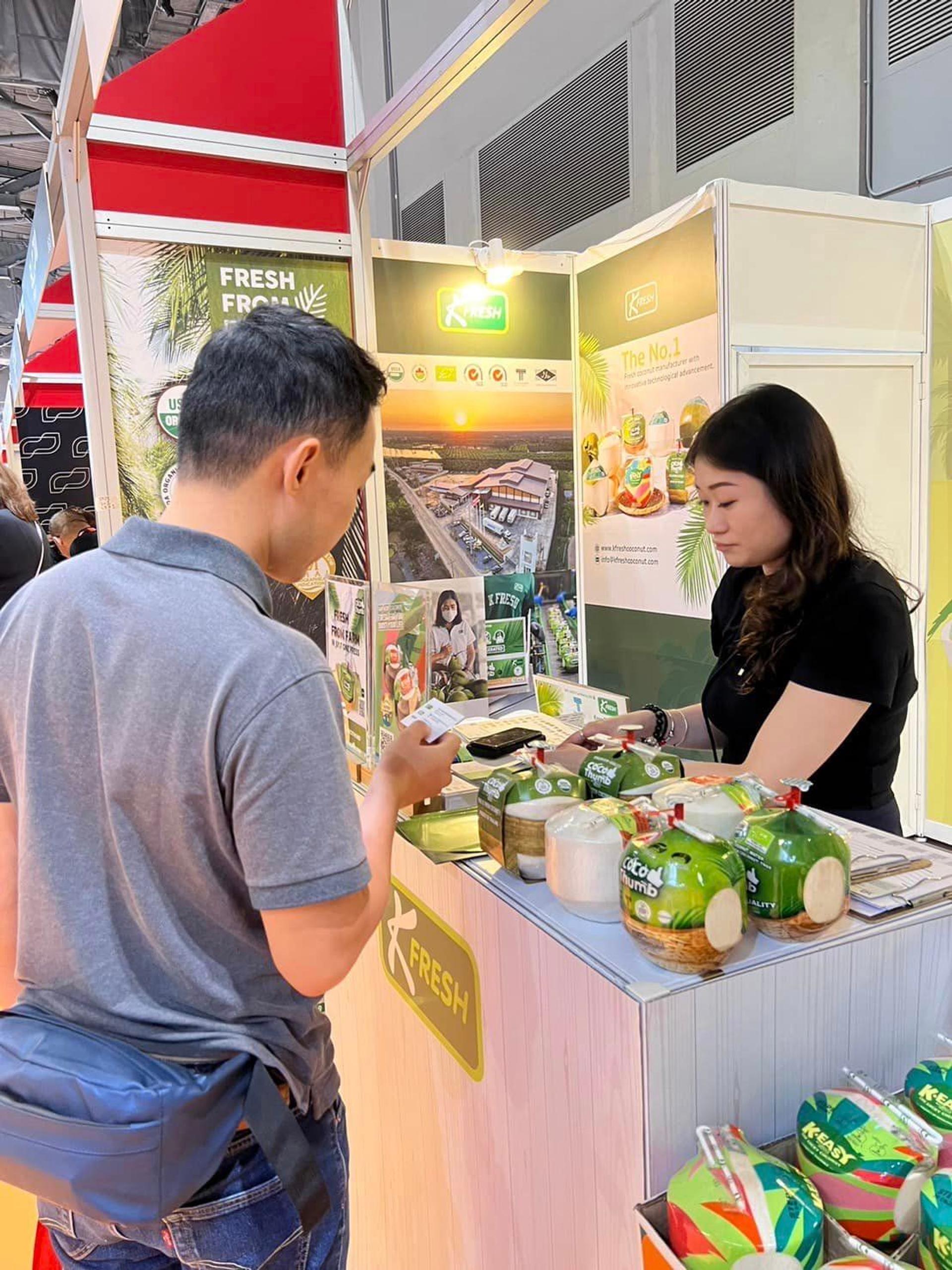  People visiting K fresh coconut water