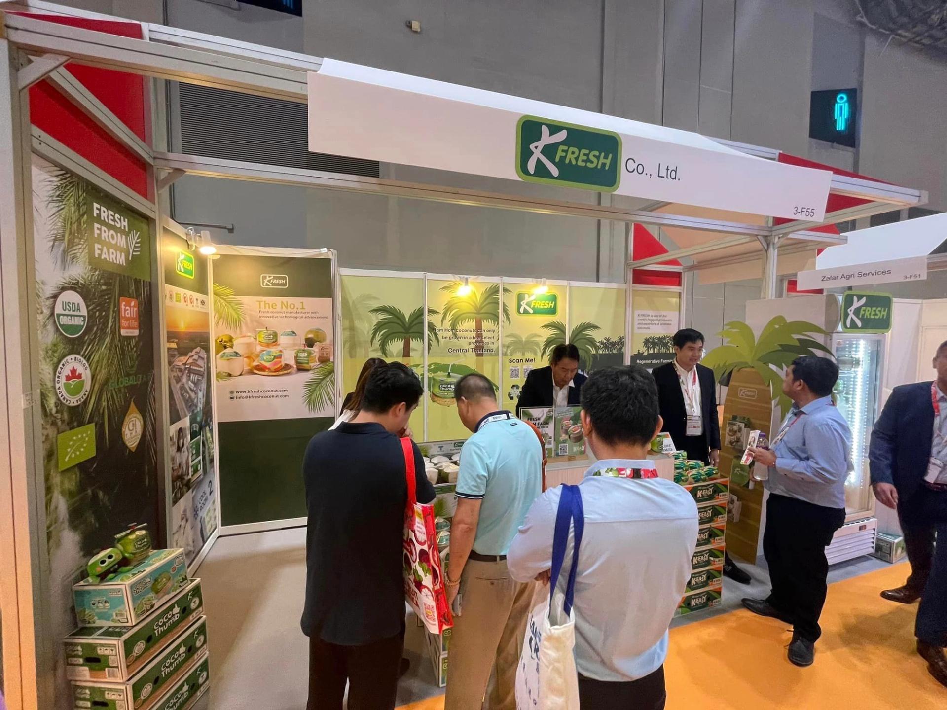  People visiting K fresh coconut water