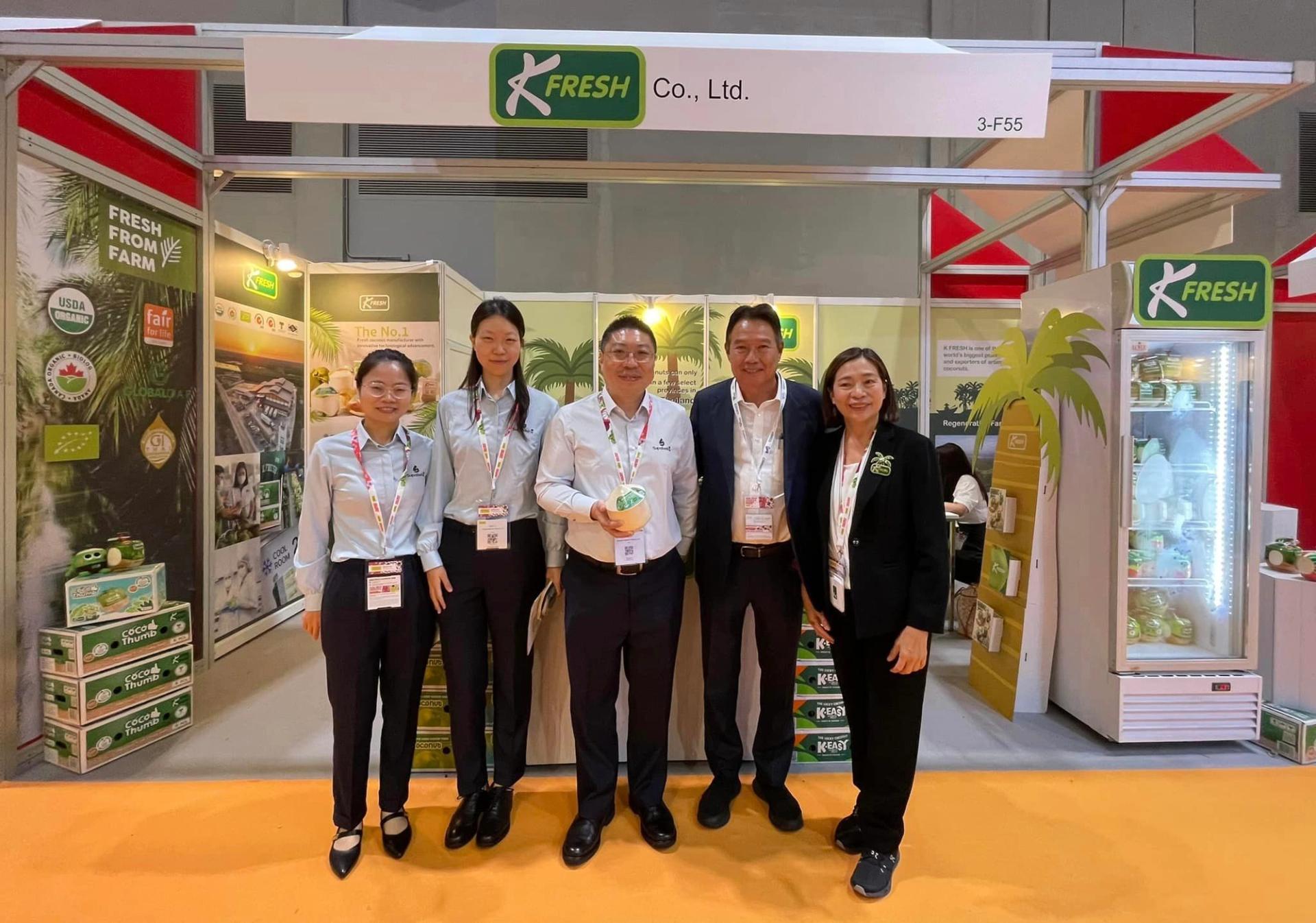  People visiting K fresh coconut water