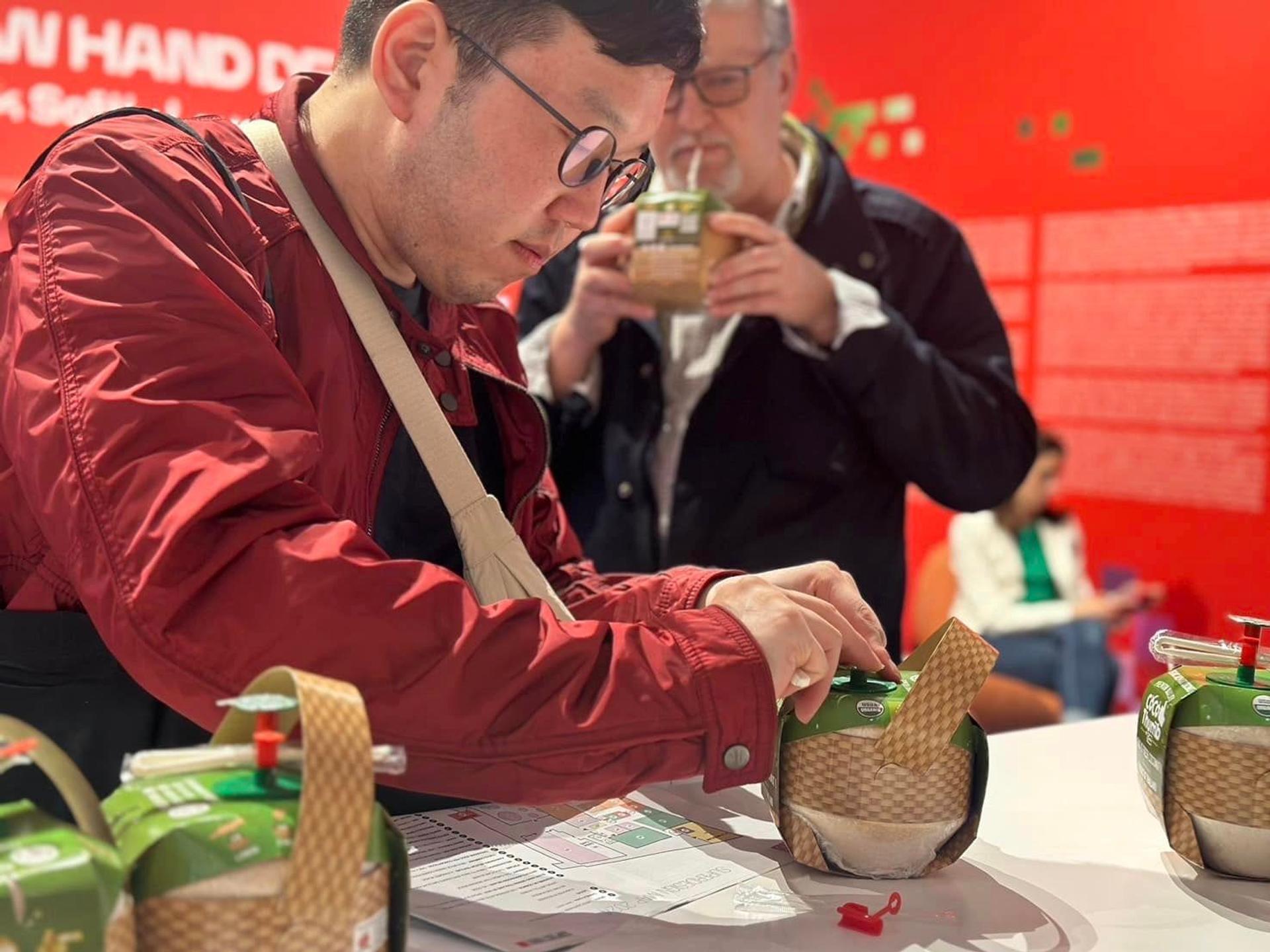 People try coconut water