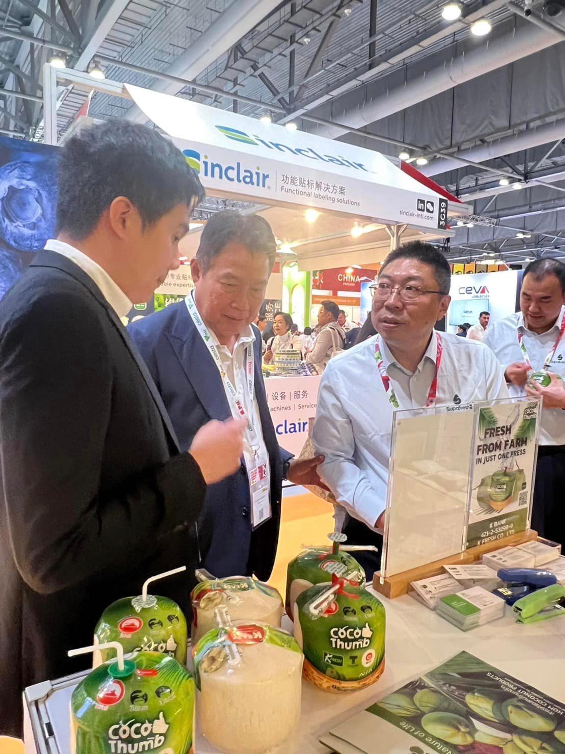  People visiting K fresh coconut water