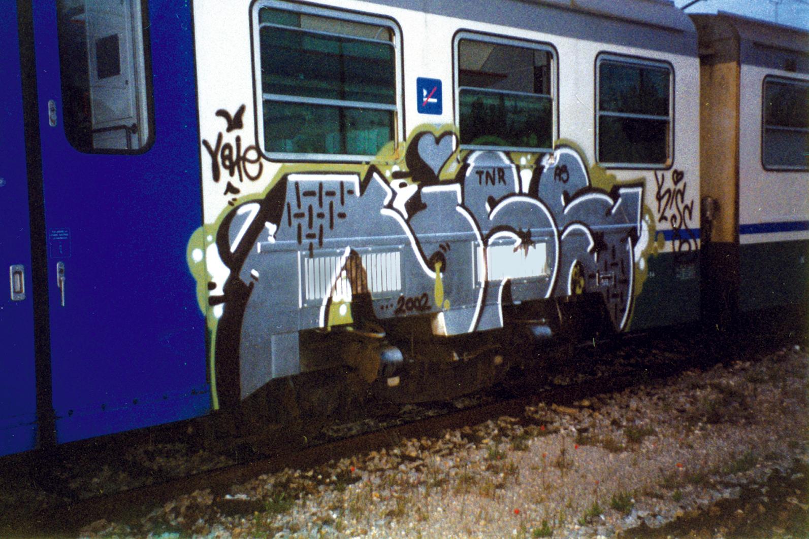 S-Train painted by Kiss aka Kein NERDS published on Graffzoo Magazine #2 2005