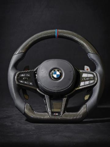 BMW CS 方向盤是什麼