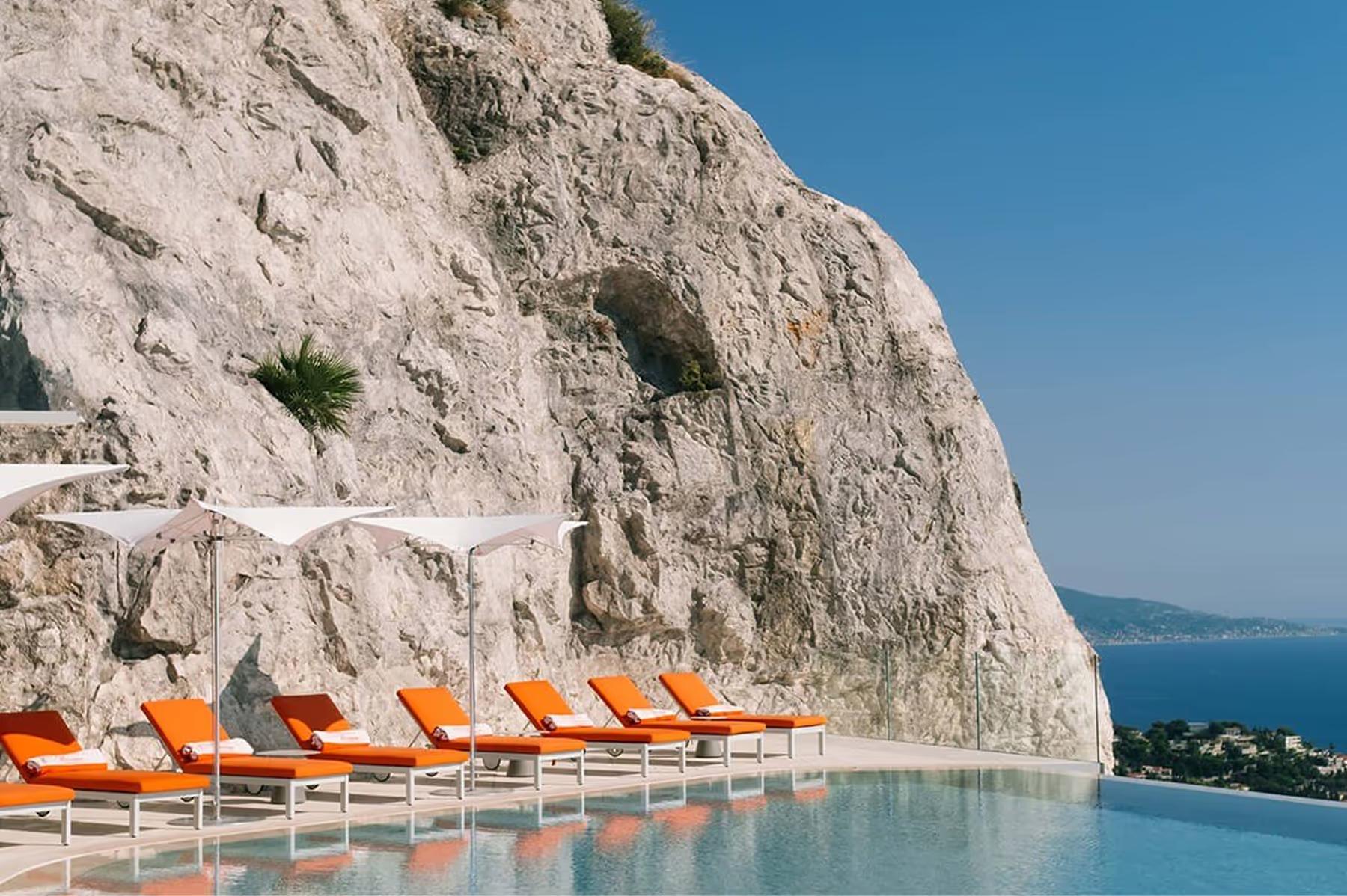 Maybourne Riviera: infinity pool at cliff edge overlooking Mediterranean