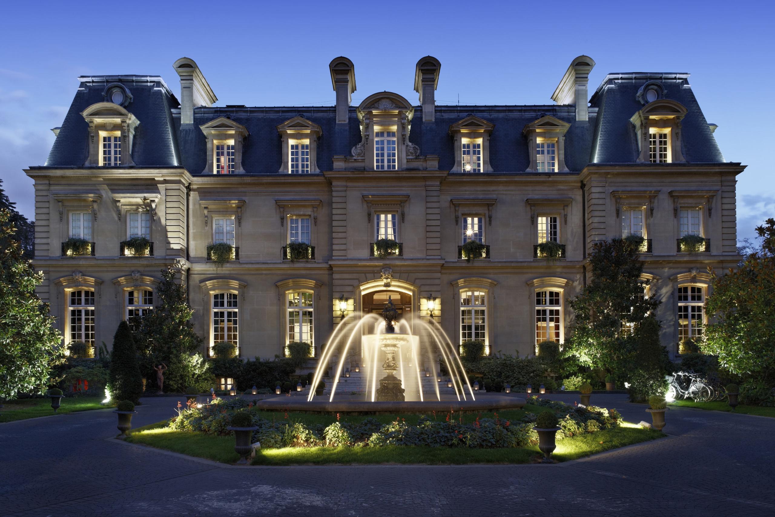 Neoclassical corridor with ornamental balustrade and symmetrical architectural details