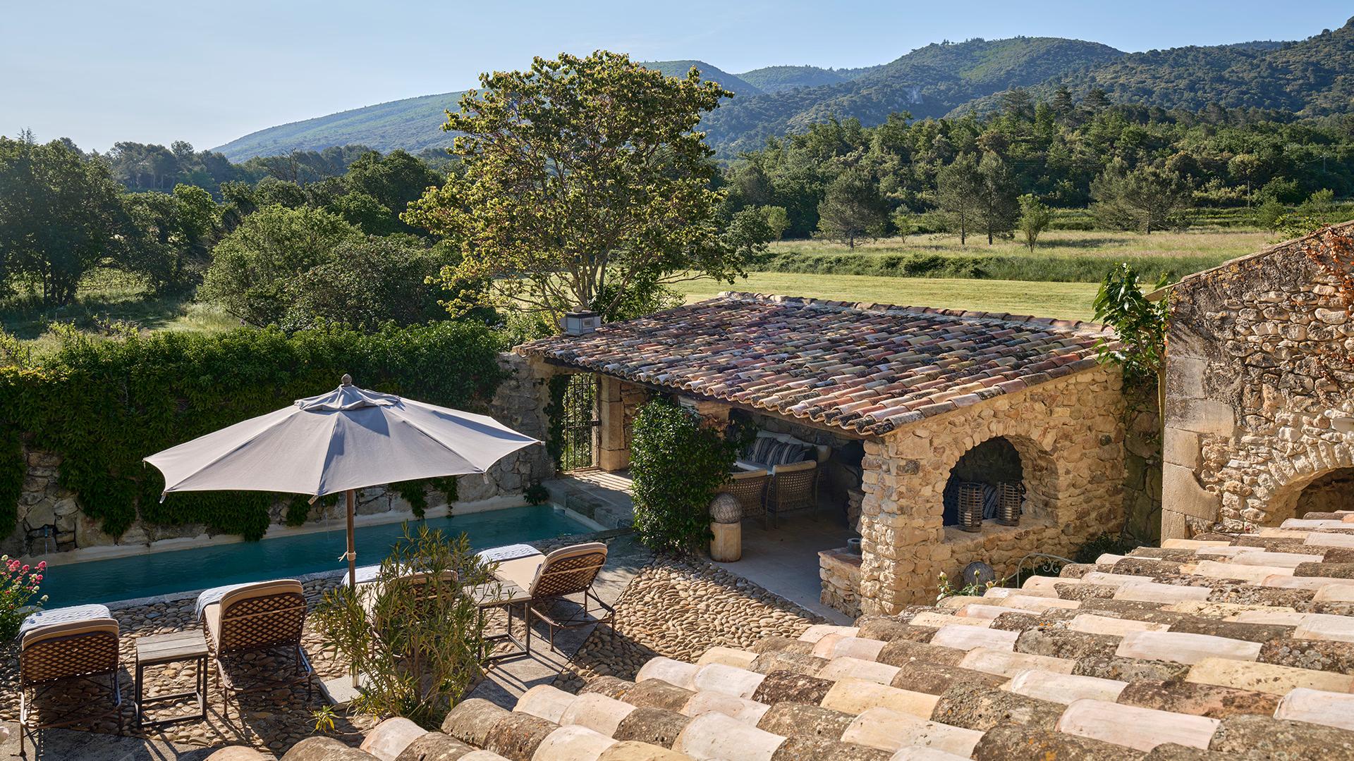 The vineyard maison at La Bastide de Marie, between Ménerbes and Bonnieux