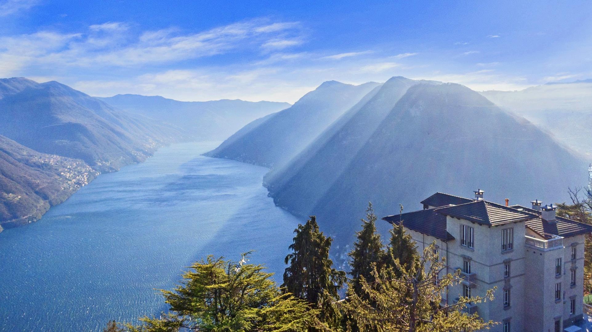 Villa Patrizia: the villa positioned on a hillside with panoramic views of Lake Como and mountains
