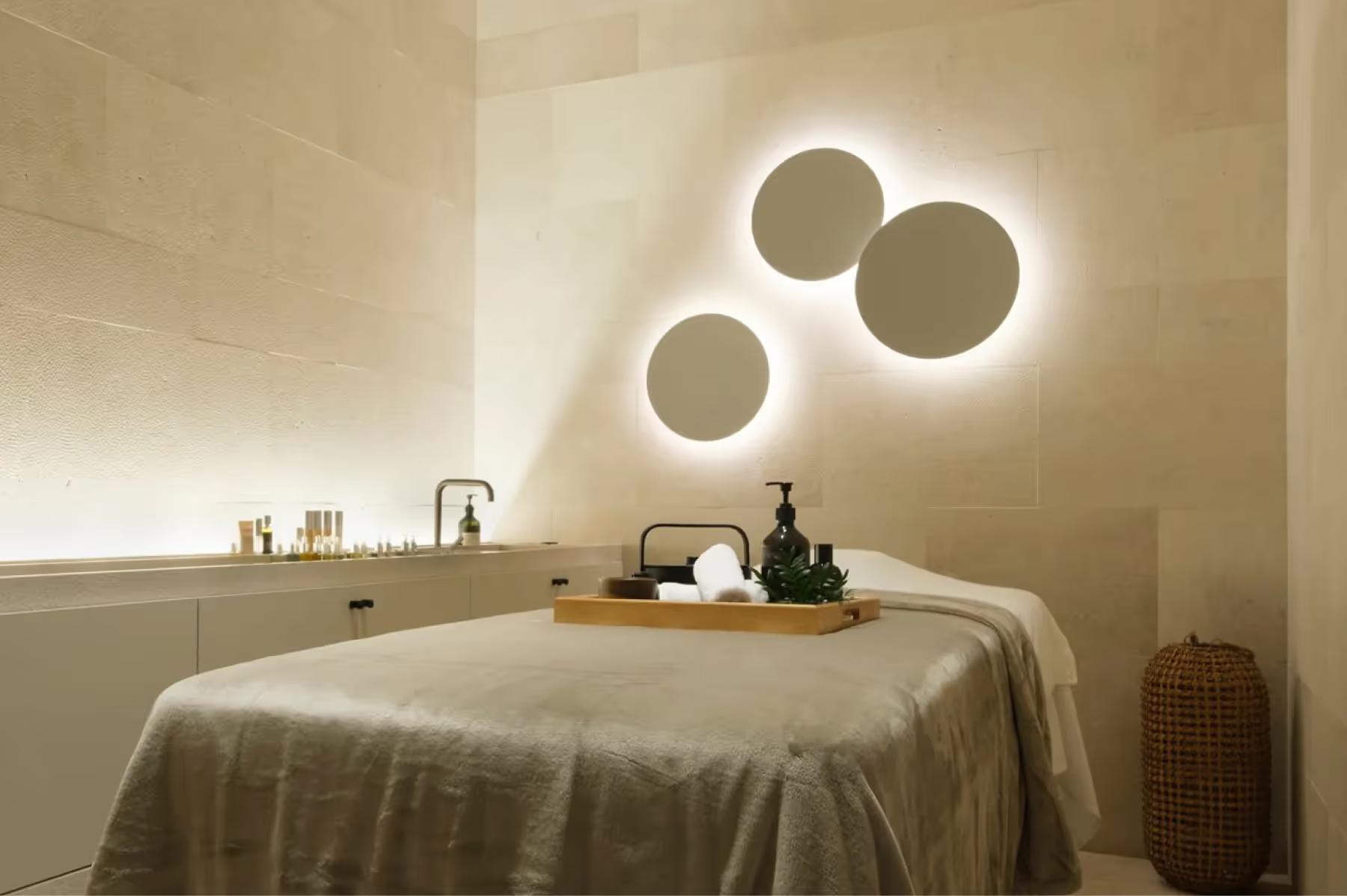 Can Ferrereta: relaxation space with minimalist furnishings and soft lighting