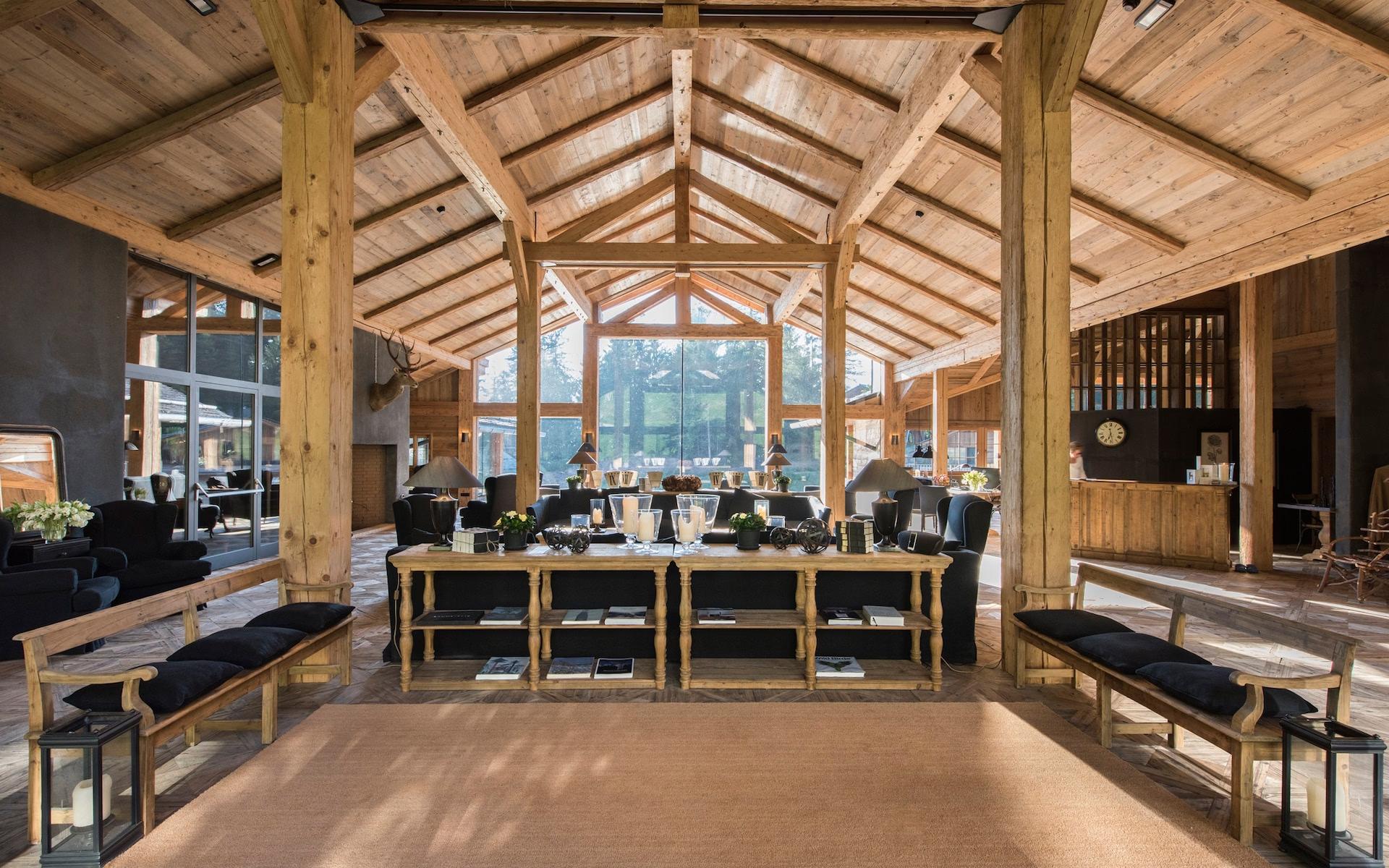 San Luis Retreat: open wooden pavilion with exposed beams and communal seating