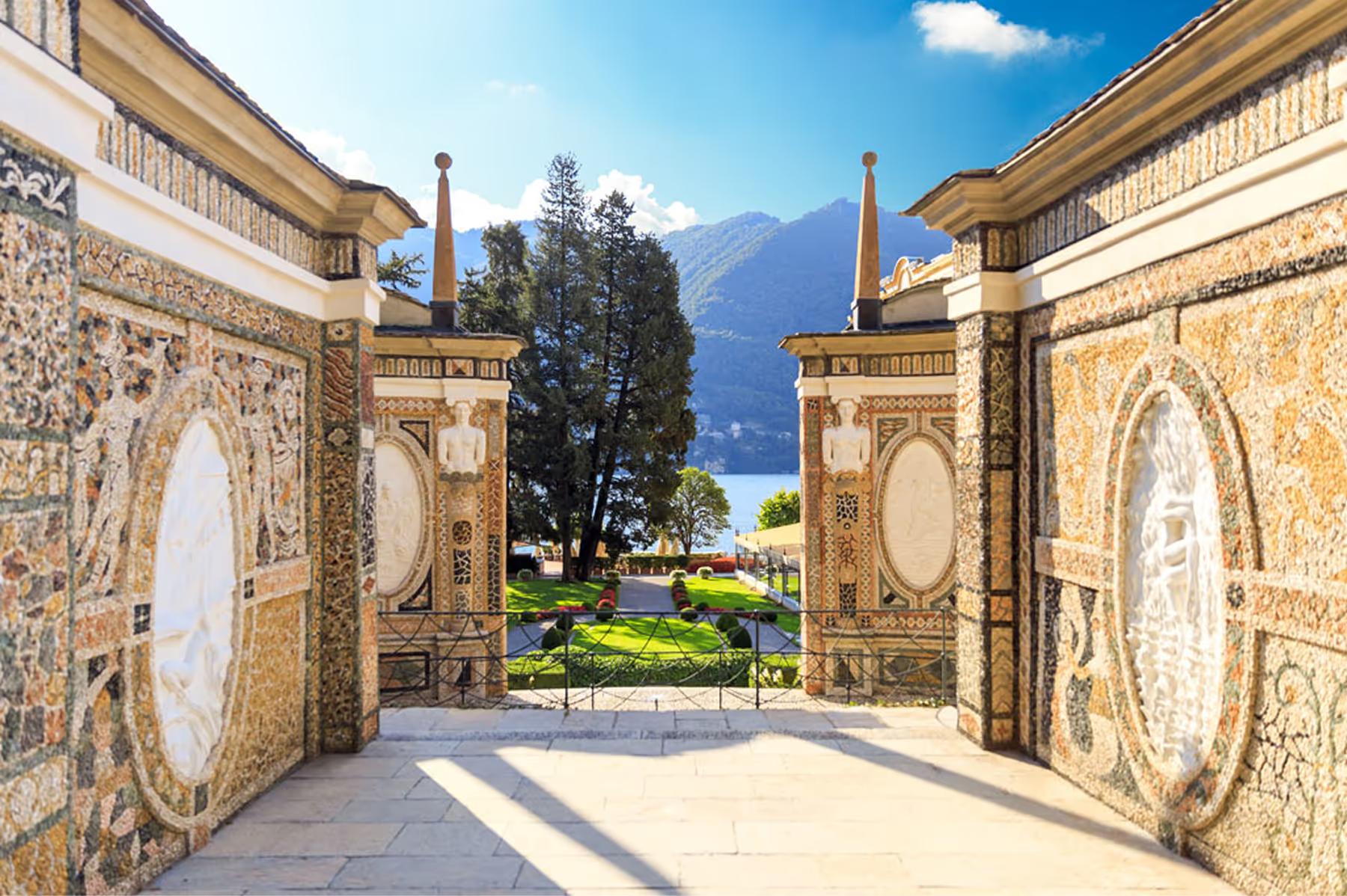 Villa d’Este: grand staircase in a neoclassical interior with arched ceiling