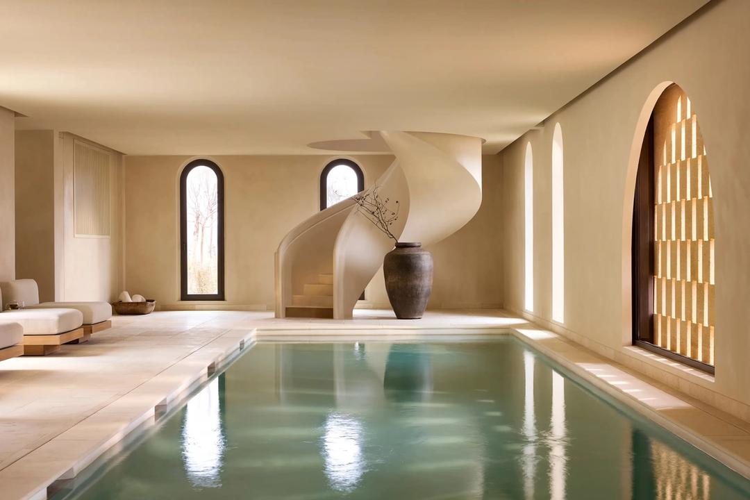 The indoor pool at the Rēsonance spa