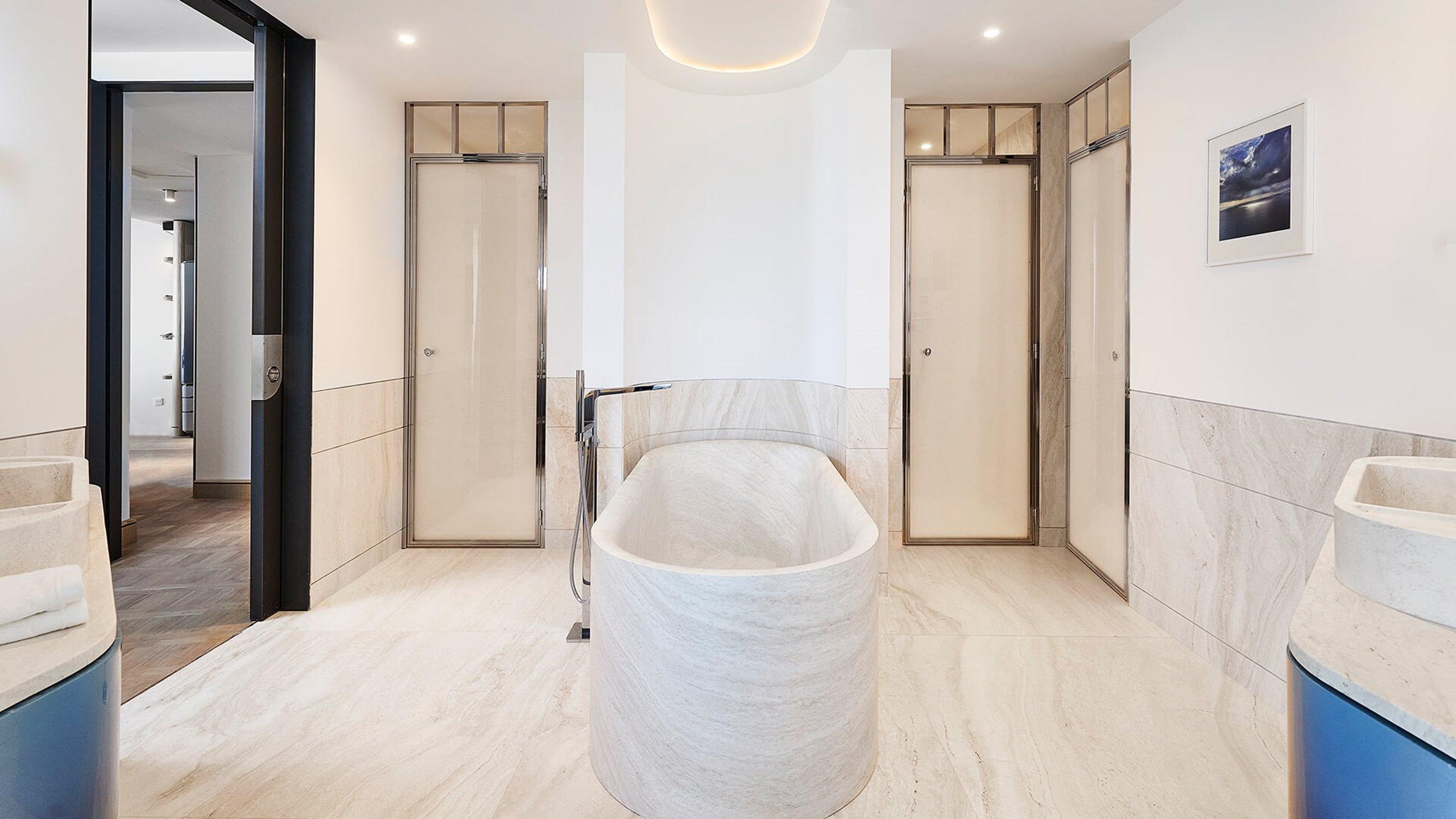 Maybourne Riviera: spa-like bathroom with freestanding white tub and sea view