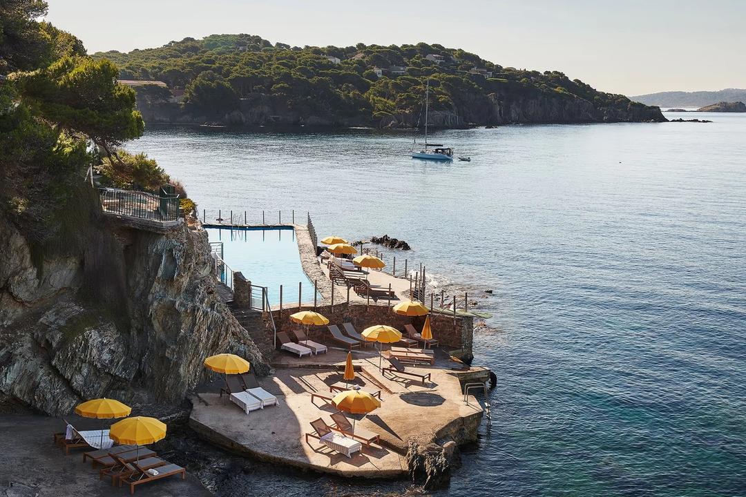 The beach club at Hôtel Le Provençal