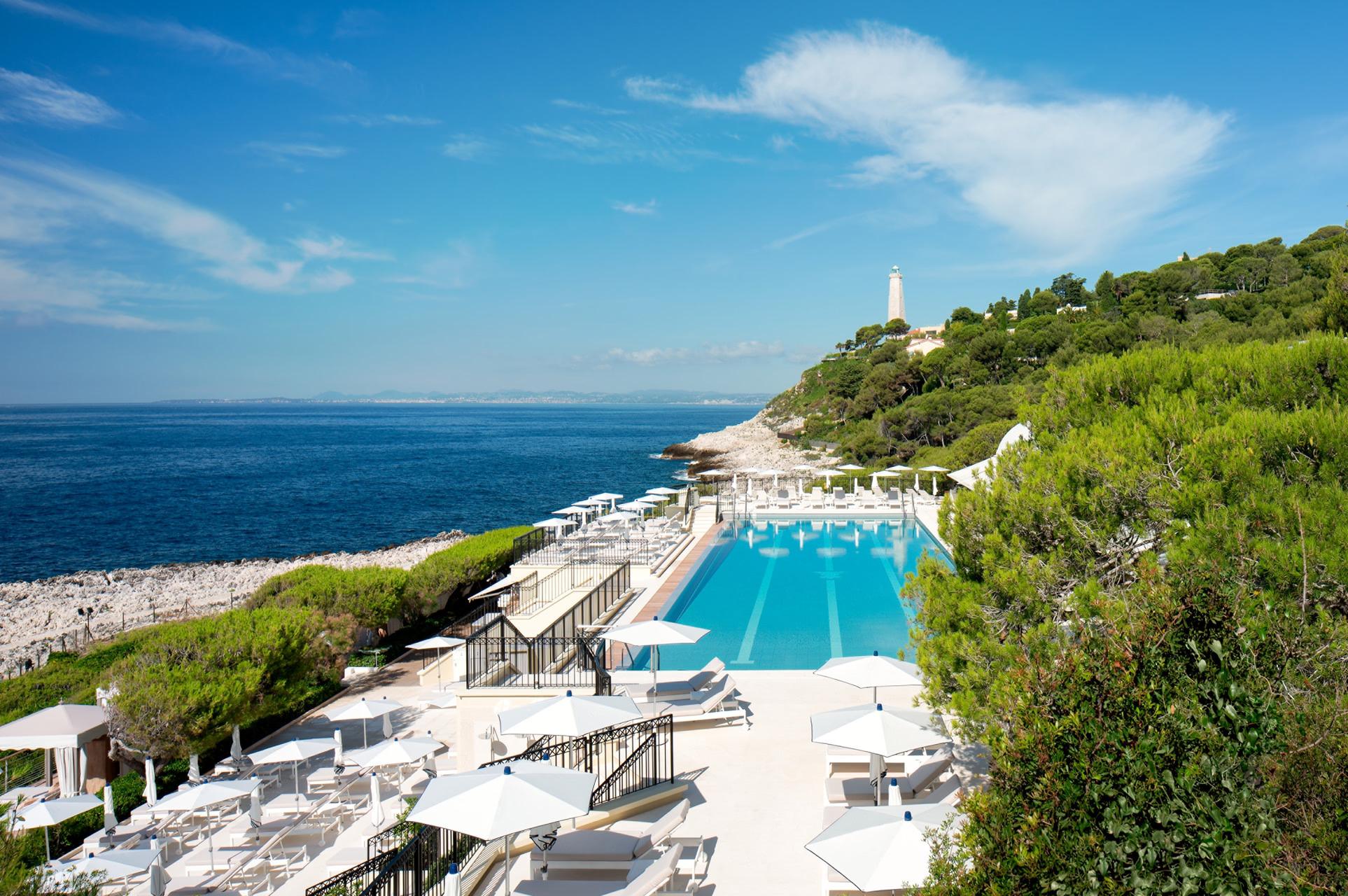 Grand-Hôtel du Cap-Ferrat: clifftop pool and lounge deck overlooking the Mediterranean Sea
