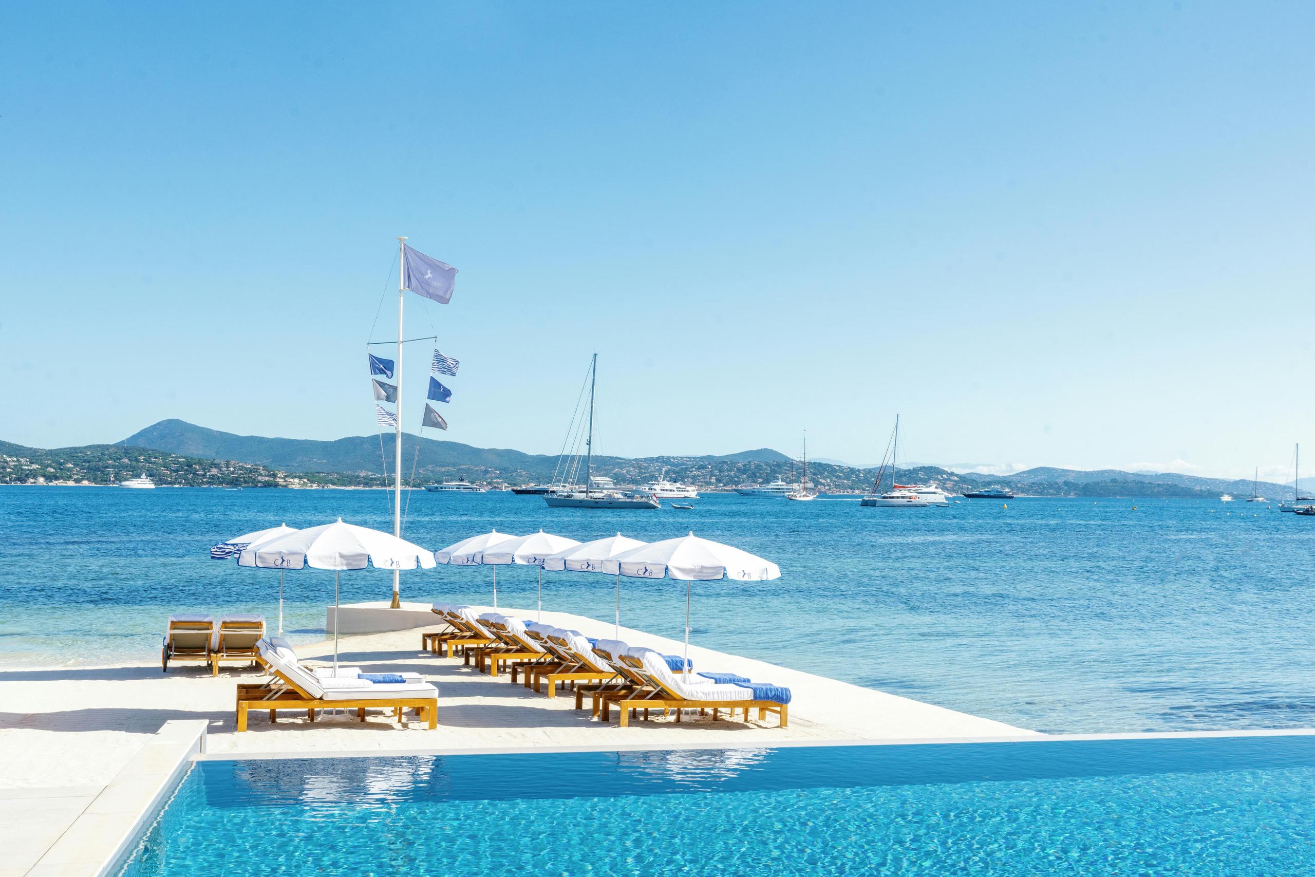 Cheval Blanc St-Tropez: infinity pool overlooking Mediterranean with distant shoreline