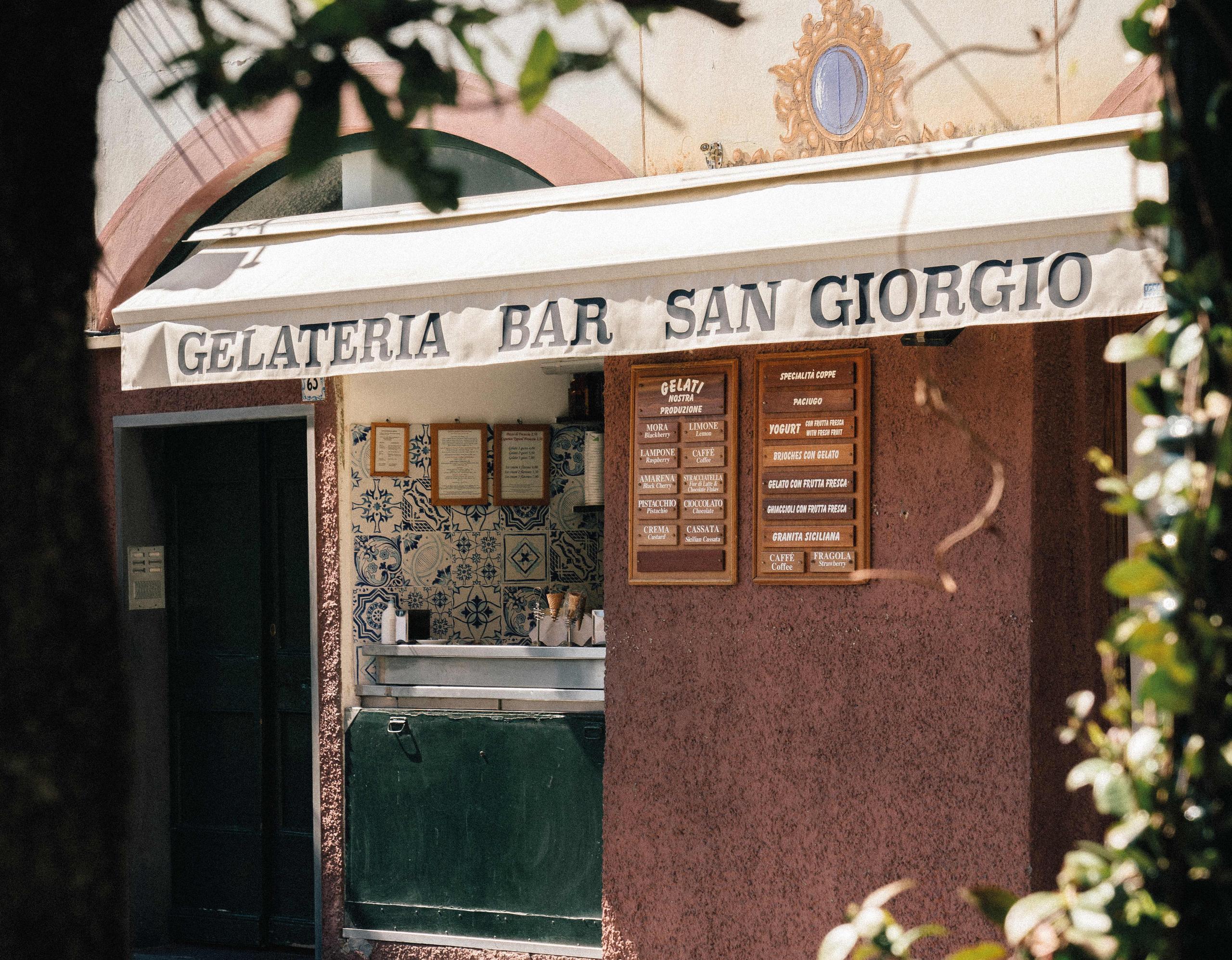 Splendido Mare: gelateria bar storefront sign
