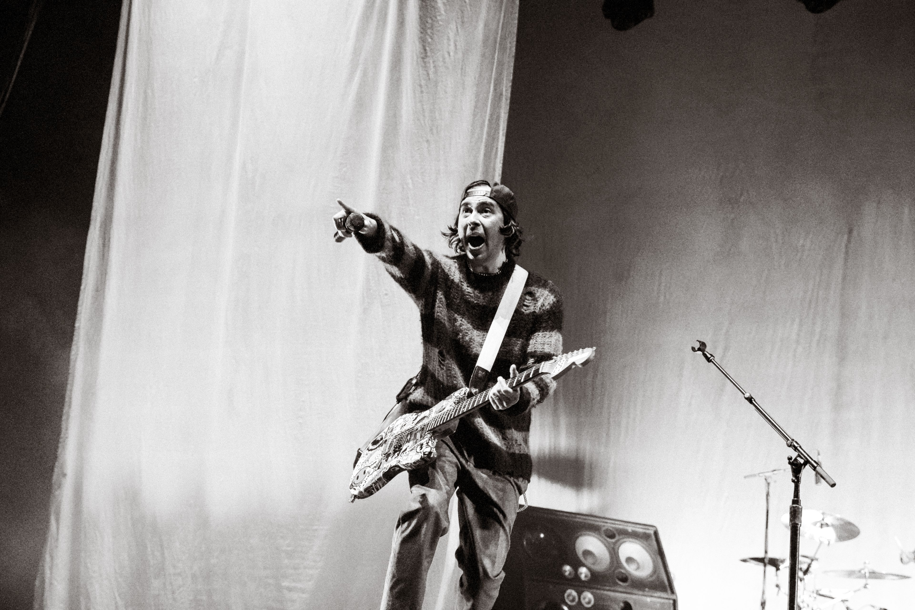 Vic Fuentes of Pierce The Veil © Isabella Le
