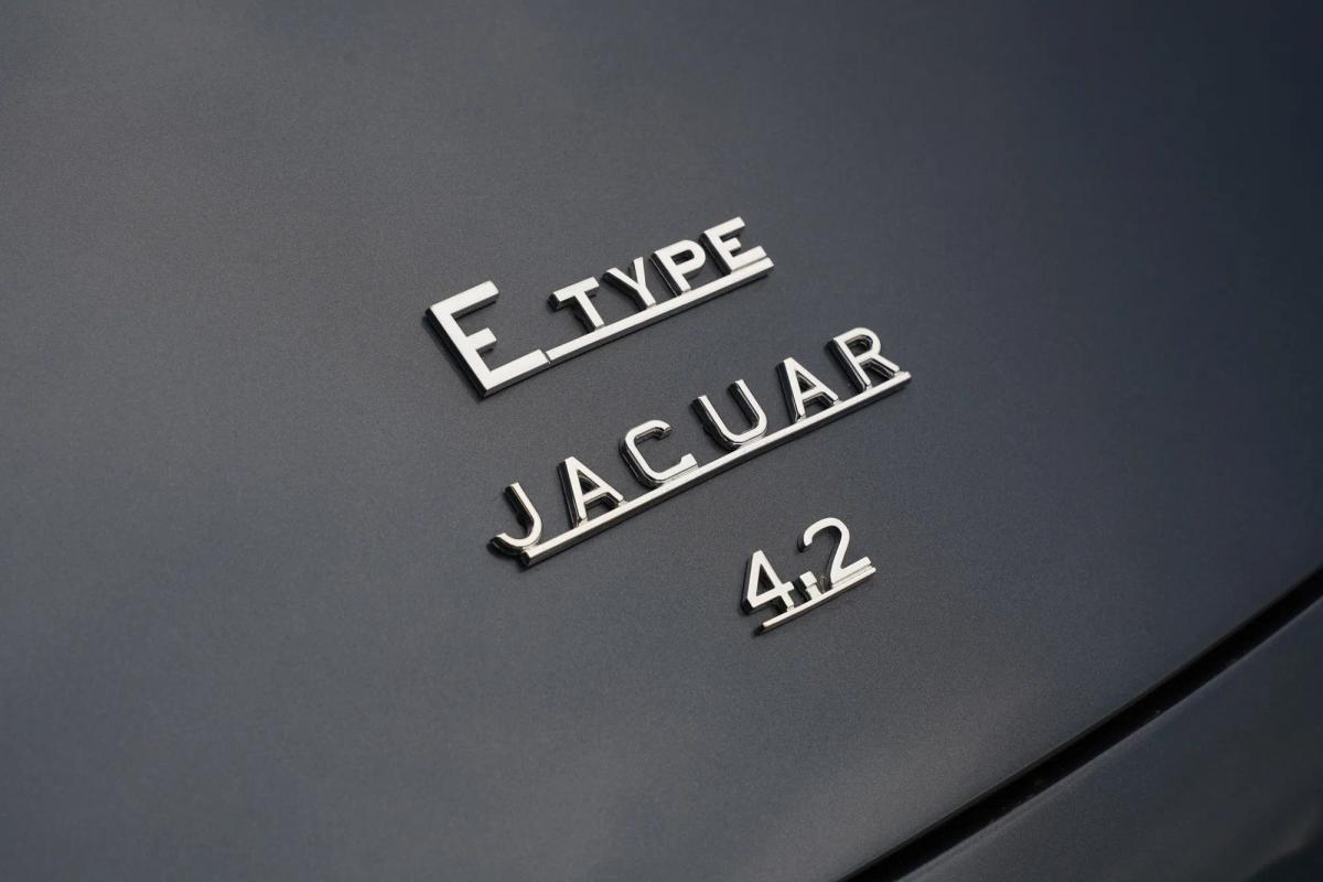 Badge detail