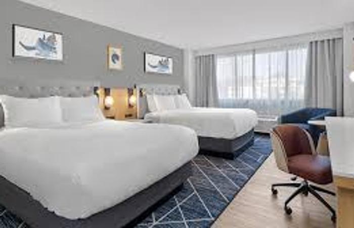 The Crowne Plaza Hotel The Crowne Plaza Hotel