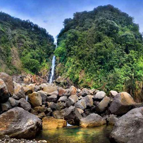 Discover Dominica’s natural beauty with scenic hikes, volcanic crater lakes, and the breathtaking twin Trafalgar Falls. Discover Dominica’s natural beauty with scenic hikes, volcanic crater lakes, and the breathtaking twin Trafalgar Falls.