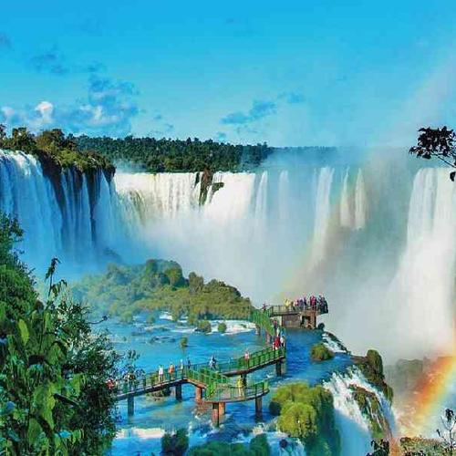 Witness Iguazú Falls from both the Brazilian and Argentinian sides Witness Iguazú Falls from both the Brazilian and Argentinian sides