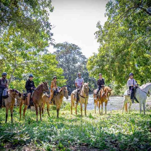 Travel by horseback to the Xunantunich Mayan ruins Travel by horseback to the Xunantunich Mayan ruins