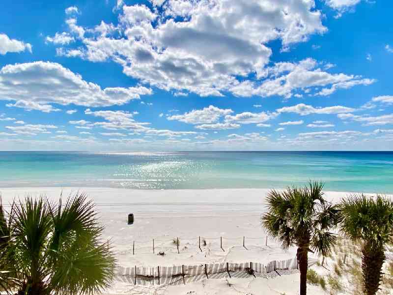 Relax in the Caribbean with island boat tours, snorkeling adventures, and white-sand beaches surrounded by turquoise waters