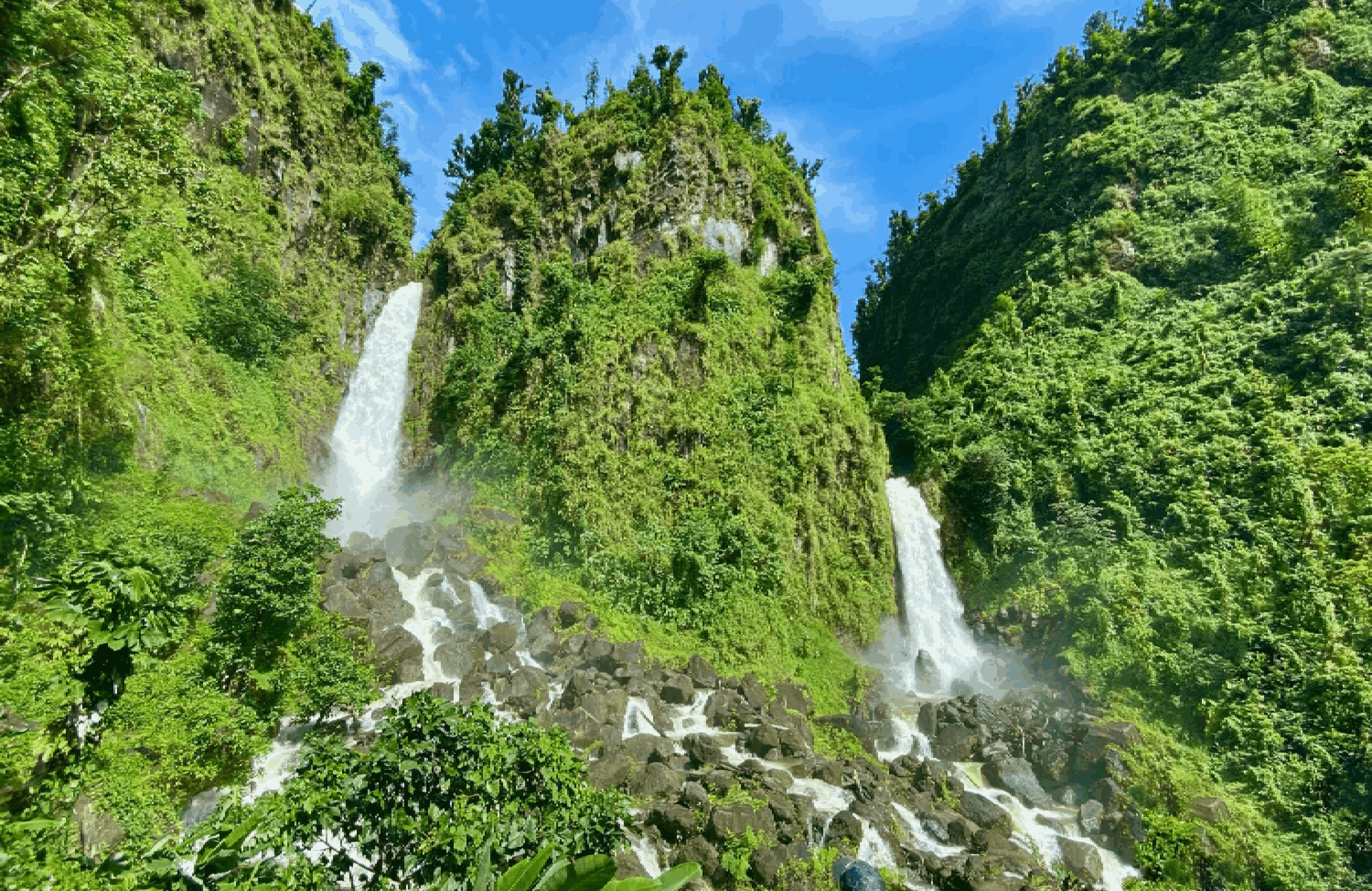 Private Fresh Water Lake, Waterfalls And Hot Springs Excursion