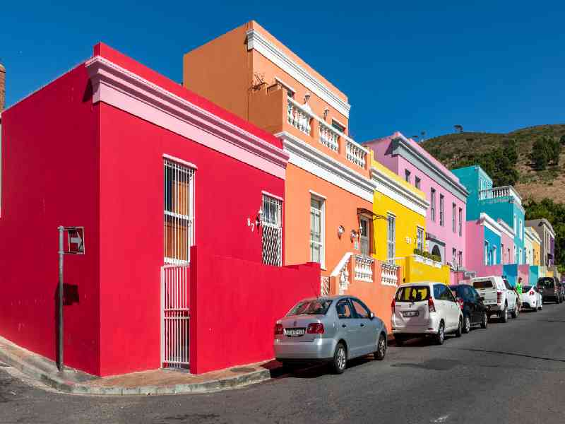 Discover Cape Town’s vibrant culture, colorful Bo Kaap streets, and breathtaking coastal scenery.