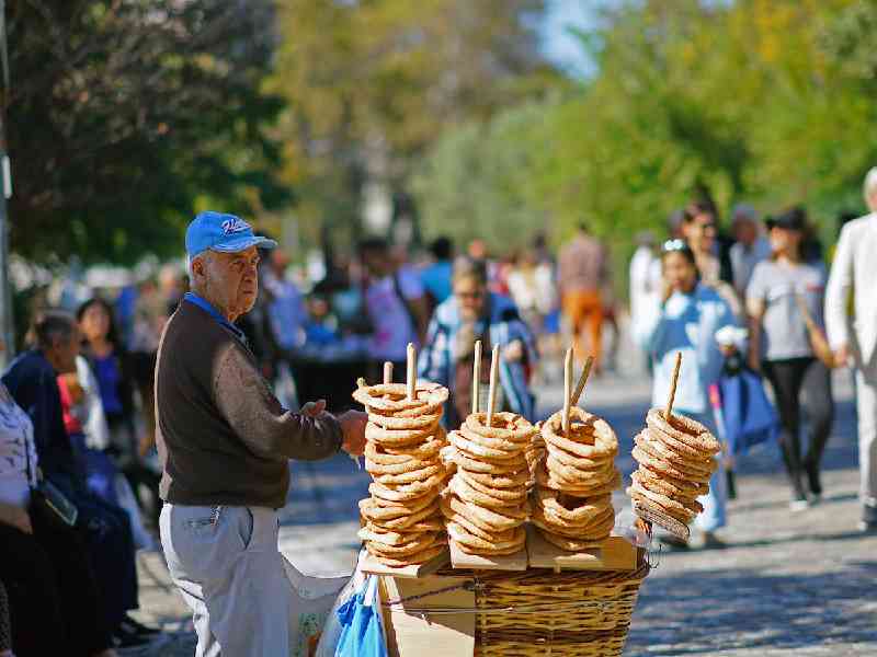 Discover the history of Athens via its ancient sites and street food