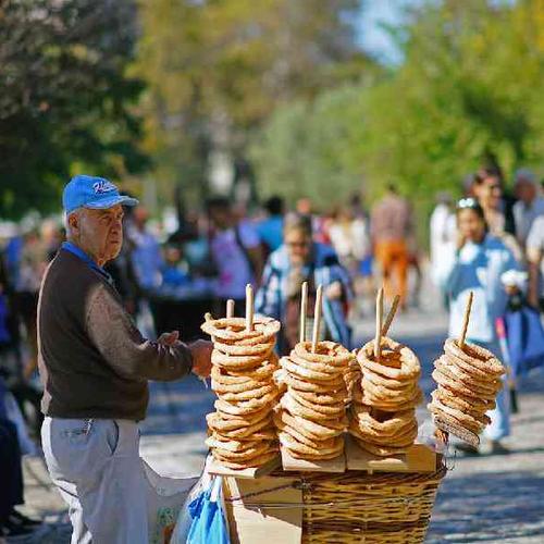 Discover the history of Athens via its ancient sites and street food Discover the history of Athens via its ancient sites and street food