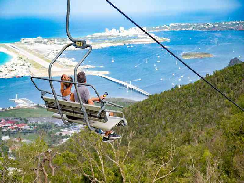 Ride the Sky Explorer to the summit of Sentry Hill and take in spectacular 360-degree panoramas of the coastline and lush landscapes. Ride the Sky Explorer to the summit of Sentry Hill and take in spectacular 360-degree panoramas of the coastline and lush landscapes.