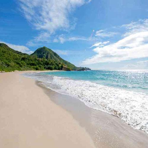 Relax and enjoy beach time at Rendezvous Bay Relax and enjoy beach time at Rendezvous Bay