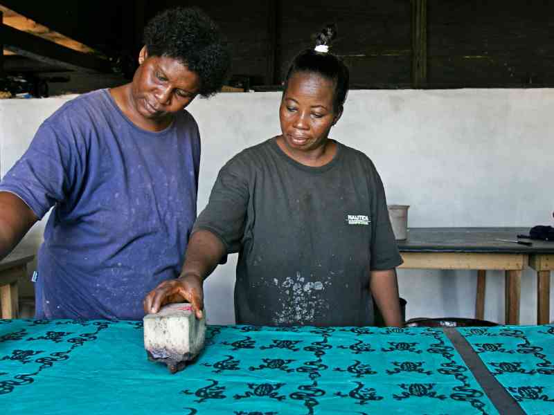 Take part in a batik-making workshop and connect with local artisans and communities