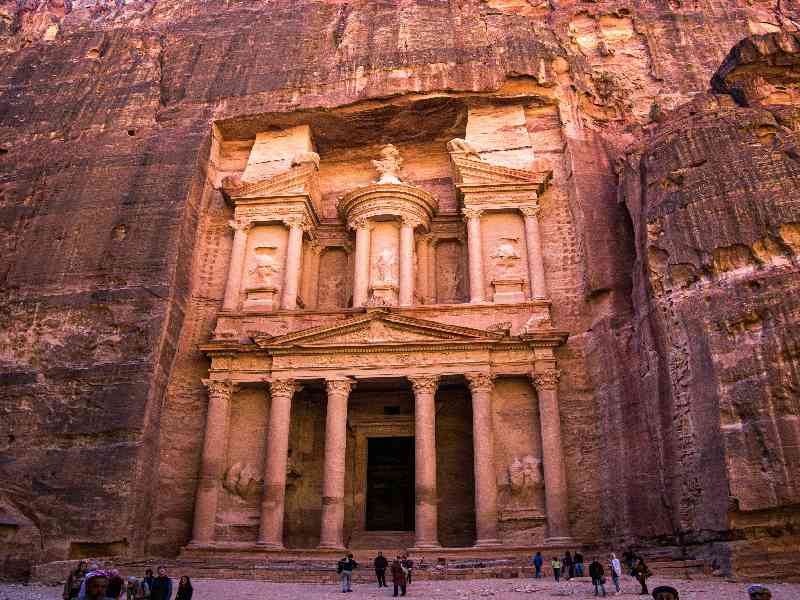 Explore the iconic rose-red city of Petra, one of the world’s most extraordinary archaeological sites